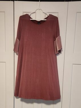*NWT* Agnes & Dora Dusty Rose Swing Dress with Ruffled Velvet Sleeves